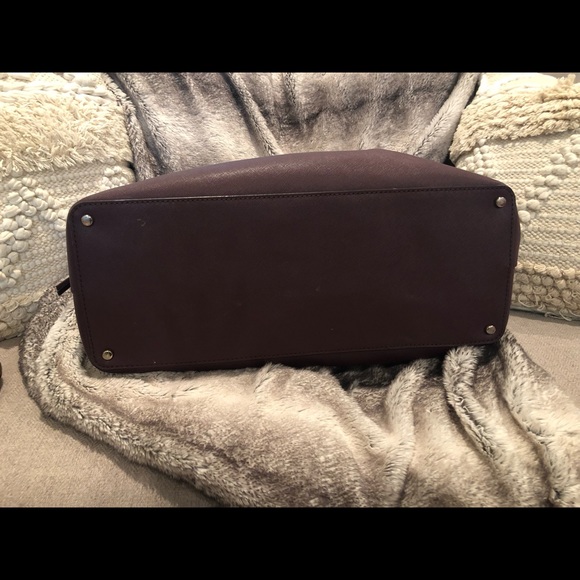 Michael Kors handbag and matching wallet. - Picture 4 of 5